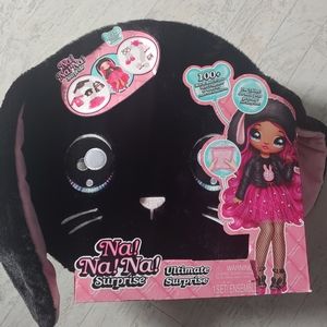 Na! Na! Na! Surprise